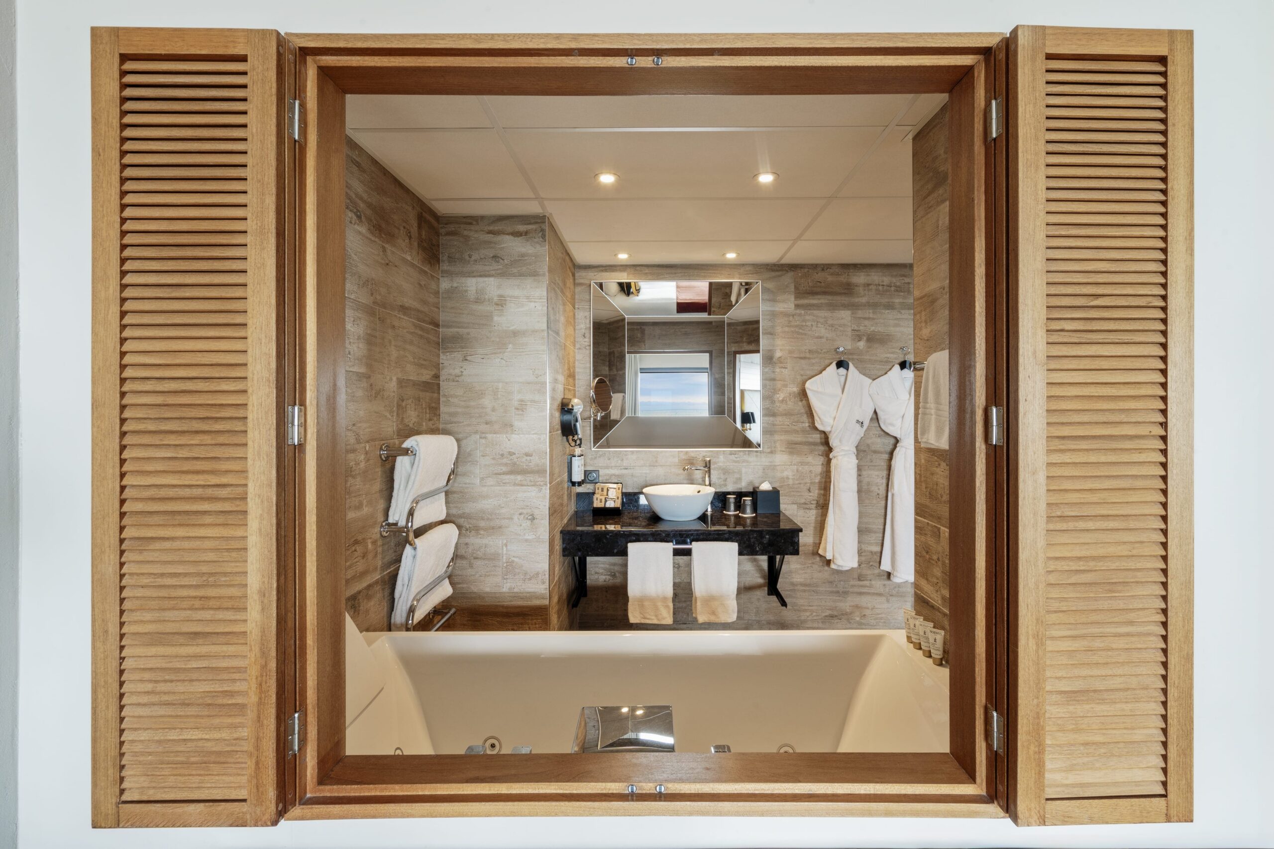 salle de bain chambre cote ouest 1 scaled